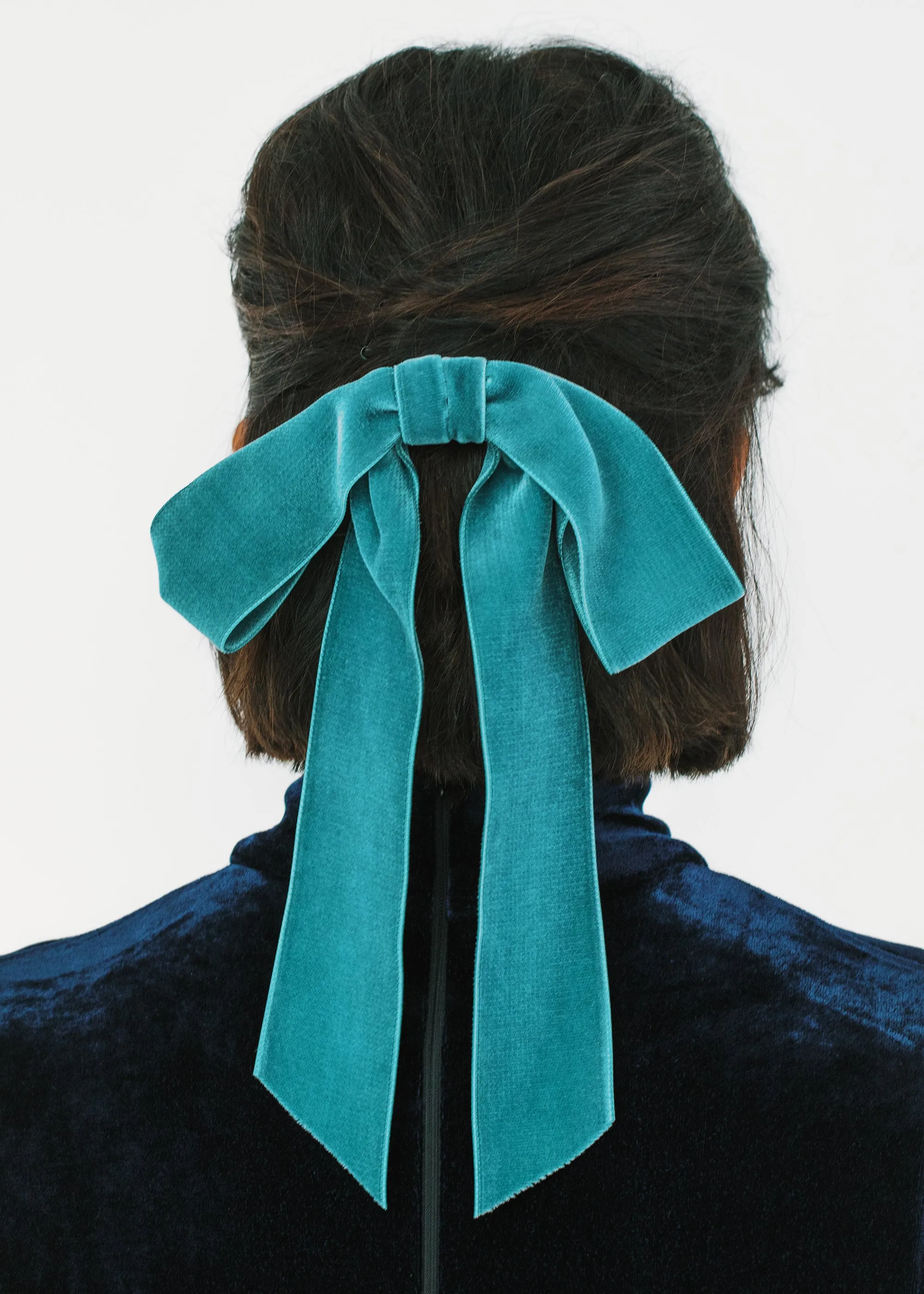 Adley Velvet Bow Barrette -- Azul