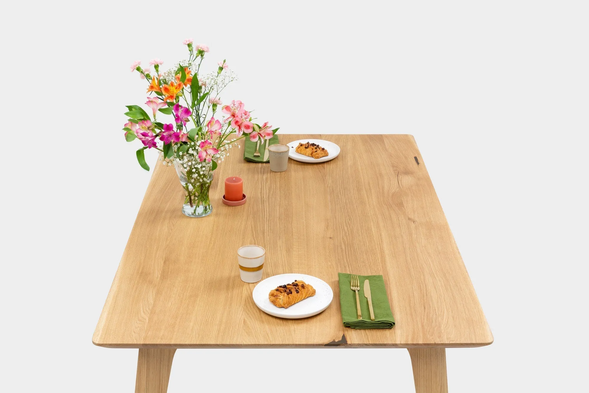AMBER S | Walnut Dining Table