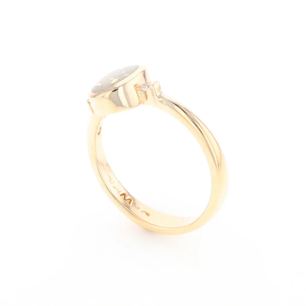 Gold Quartz Ring Oval Inlaid Design Center with .06ctw Round Diamonds