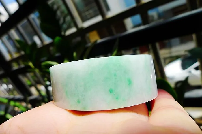 Natural Jade Rough Jadeite Raw (127g,5.21x1.85cm)