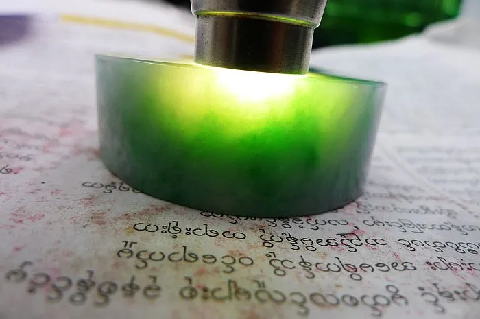 Natural Jade Rough Jadeite Raw (127g,5.21x1.85cm)