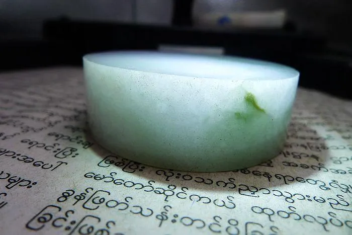 Natural Jade Rough Jadeite Raw (127g,5.2X1.7cm)