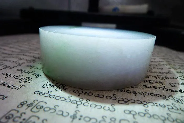 Natural Jade Rough Jadeite Raw (127g,5.2X1.7cm)