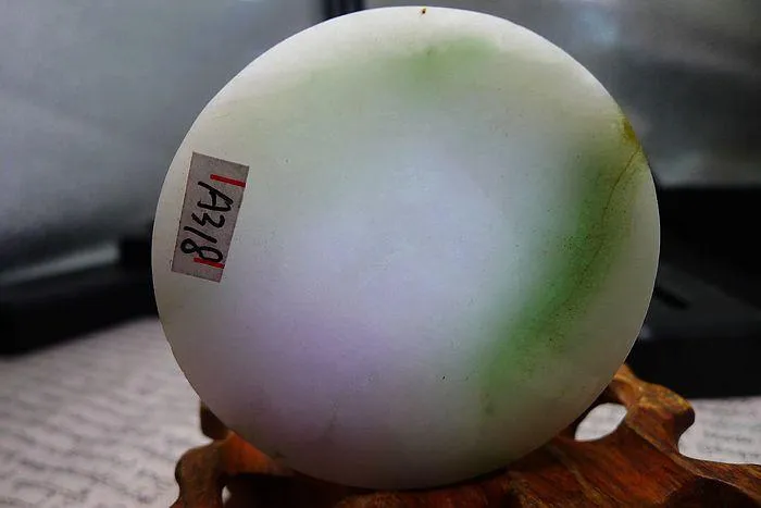 Natural Jade Rough Jadeite Raw (127g,5.2X1.7cm)