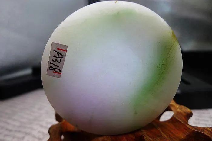Natural Jade Rough Jadeite Raw (127g,5.2X1.7cm)