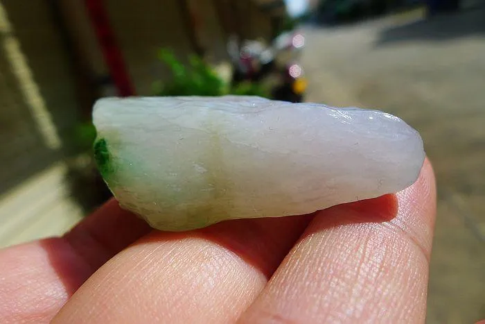 Natural Jade Rough Jadeite Raw (22g,3.9X2.2X1.4cm)