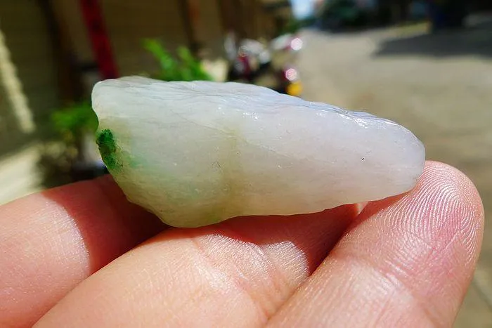 Natural Jade Rough Jadeite Raw (22g,3.9X2.2X1.4cm)
