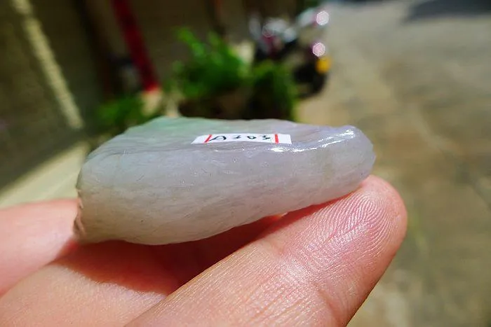 Natural Jade Rough Jadeite Raw (22g,3.9X2.2X1.4cm)
