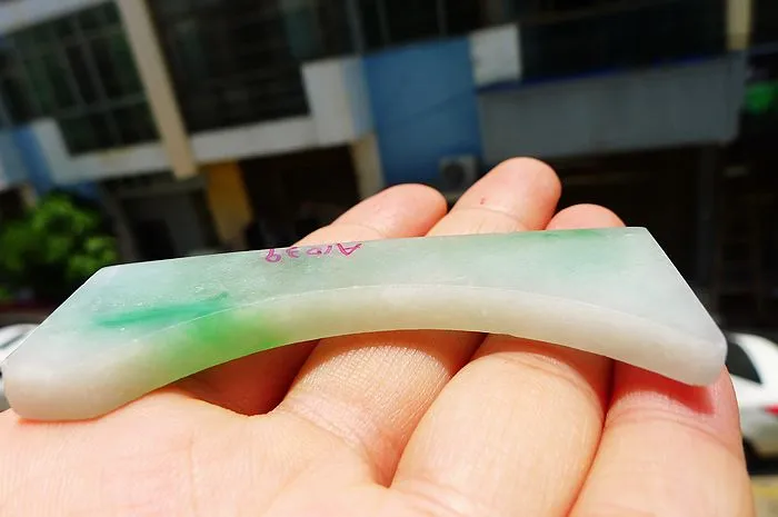 Natural Jade Rough Jadeite Raw (25g,7.1X2.7X0.63cm)