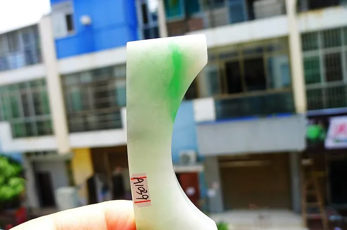 Natural Jade Rough Jadeite Raw (25g,7.1X2.7X0.63cm)