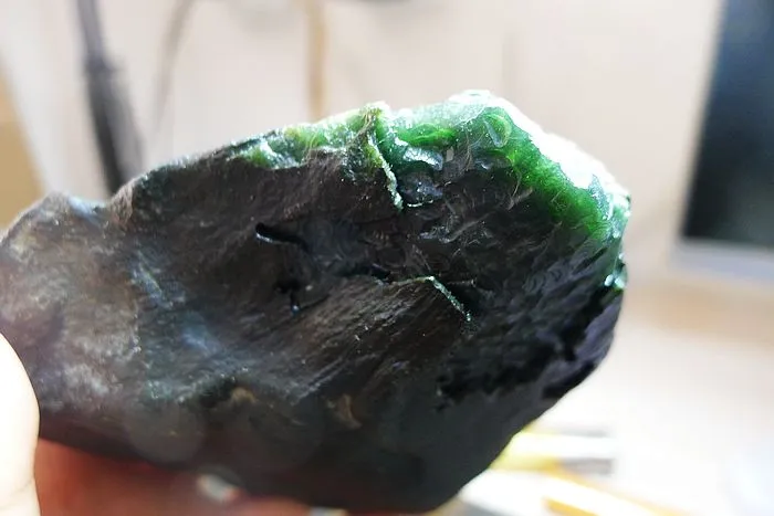 Natural Jade Rough Jadeite Raw (580g,11.2X9.9X4cm)