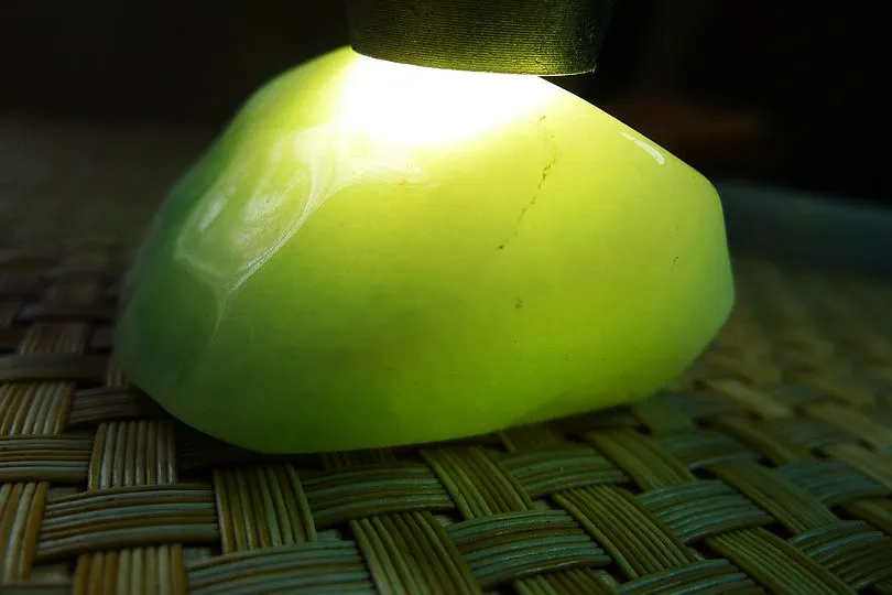 Natural Jade Rough Jadeite Raw (85g,4.3X4X2.7cm)