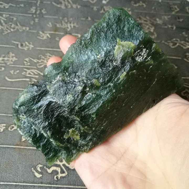 Natural Kunlun Jade Rough Nephrite Raw (143g, 7.7X2.6X2.5cm)