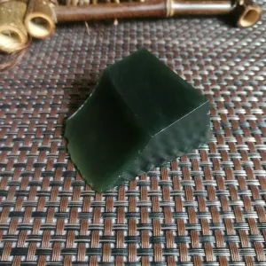 Natural Kunlun Jade Rough Nephrite Raw (92g,5X4X2.6cm)