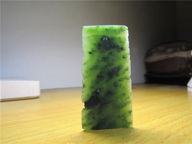 Natural Siberian Jade Rough Russia nephrite Raw (20.12g, 62X31X6mm)