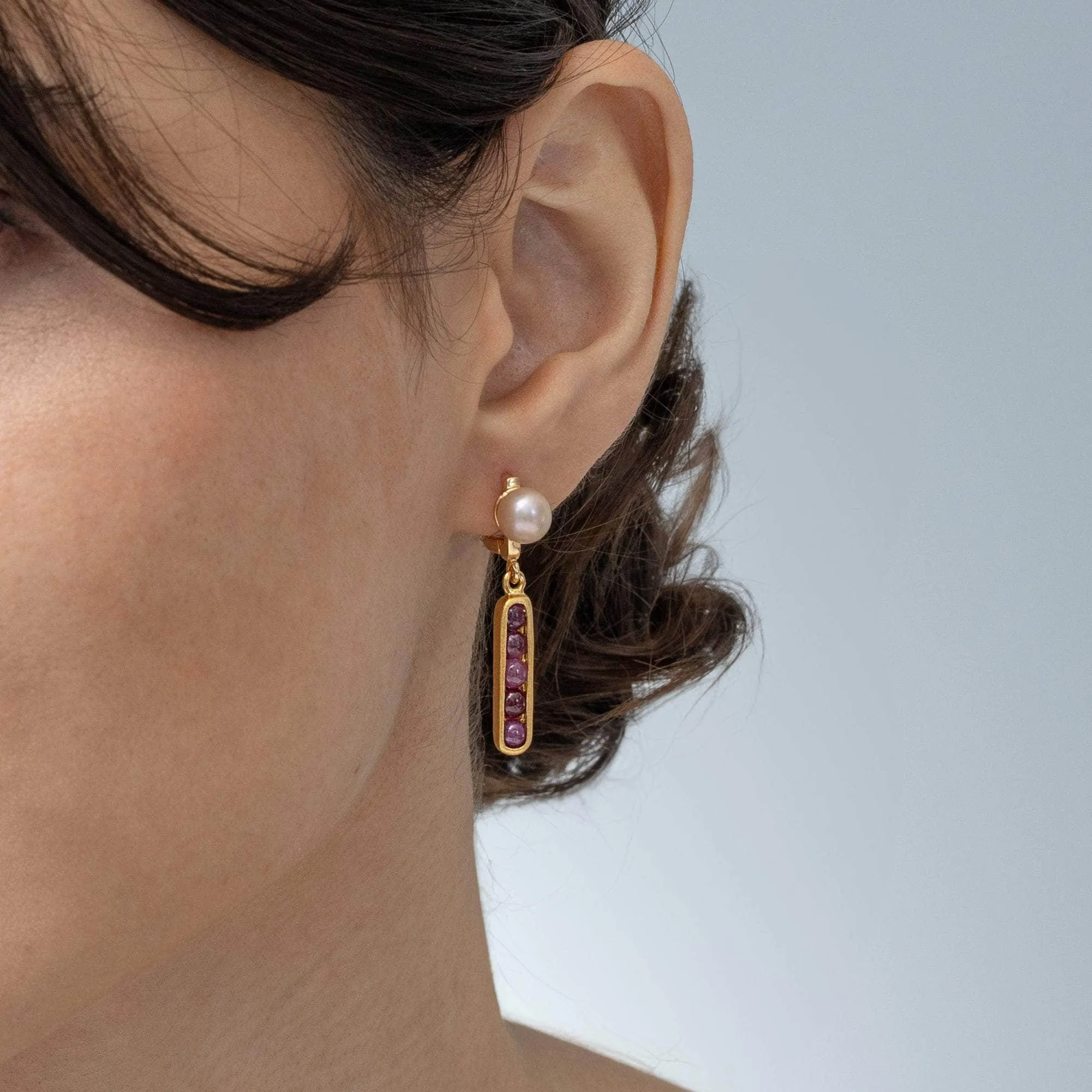 Puro Pearl and Ruby Earrings (18K Gold)