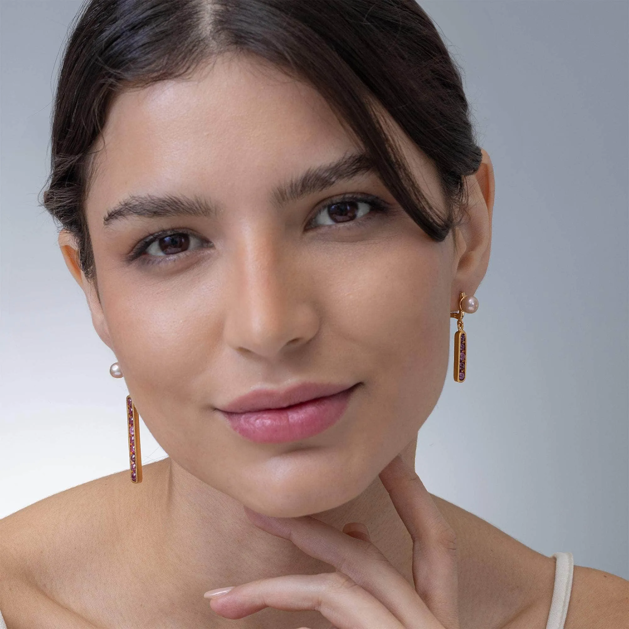 Puro Pearl and Ruby Earrings (18K Gold)